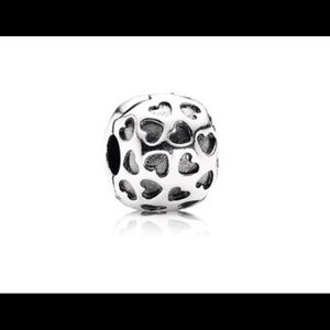 Pandora RETIRED hearts clip